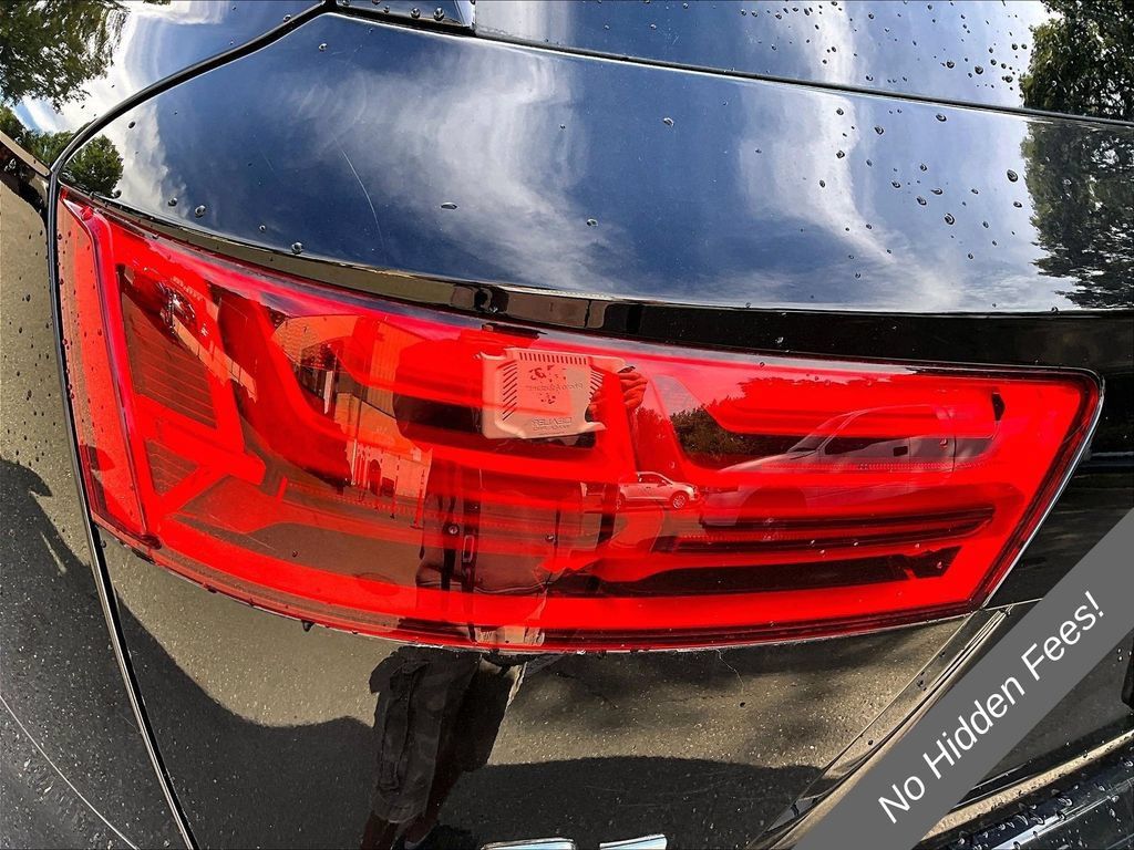 Used 2018 Audi Q7 3.0T Prestige AWD/4WD image 27