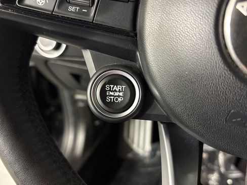 Used 2022 Alfa Romeo Giulia Ti image 21