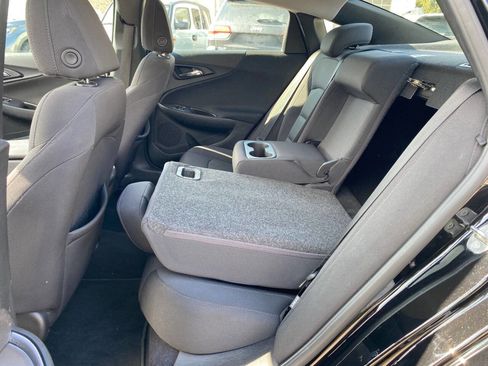 Used 2017 Chevrolet Malibu LT image 27