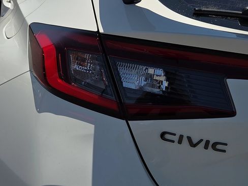 Used 2025 Honda Civic Type R image 9