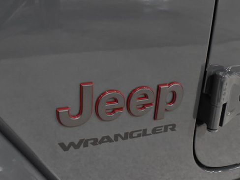 Used 2024 Jeep Wrangler Unlimited Rubicon image 37