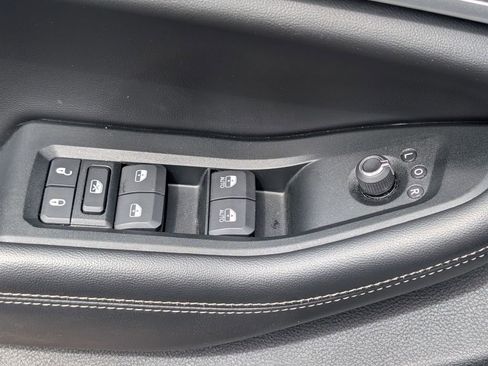 Used 2024 Jeep Grand Cherokee L Limited w/ Luxury Tech Group II image 11