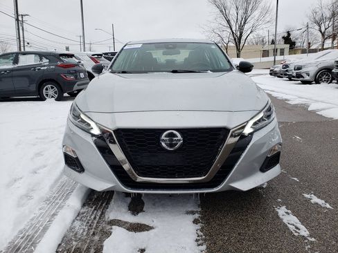 Used 2020 Nissan Altima 2.5 SR image 2
