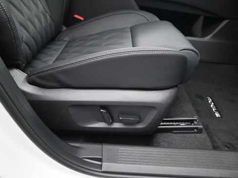 New 2026 Nissan Rogue Platinum w/ Platinum Premium Package image 16