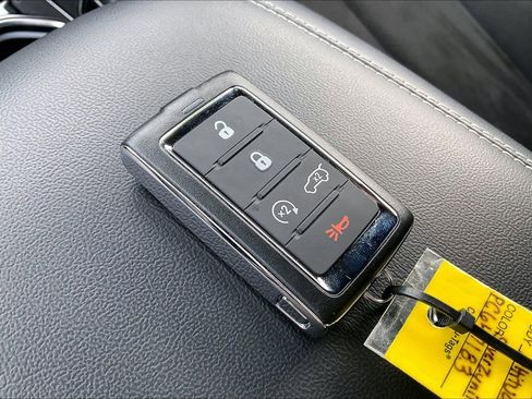 Used 2023 Jeep Grand Cherokee Altitude image 12