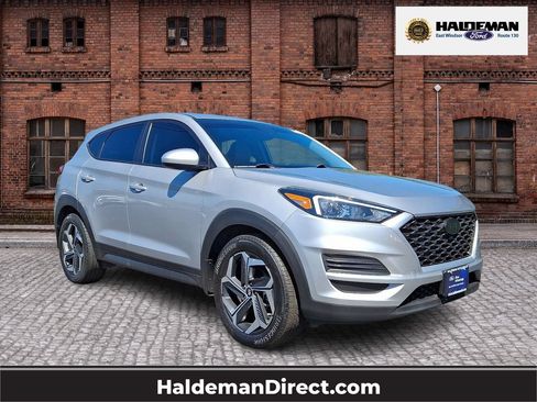 Used 2021 Hyundai Tucson SE FWD image 1