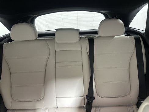 Used 2025 Mercedes-Benz GLC 300 4MATIC image 22