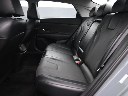 Certified 2021 Hyundai Elantra Limited FWD image 12