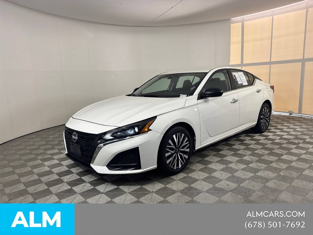 Used 2025 Nissan Altima 2.5 SV FWD image 1
