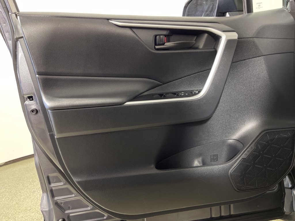 Certified 2025 Toyota RAV4 LE AWD/4WD image 17