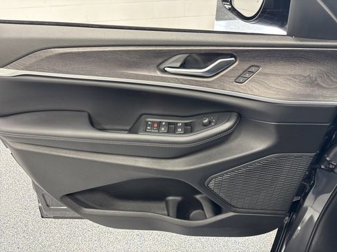 New 2025 Jeep Grand Cherokee L Limited w/ Black Appearance Package image 34