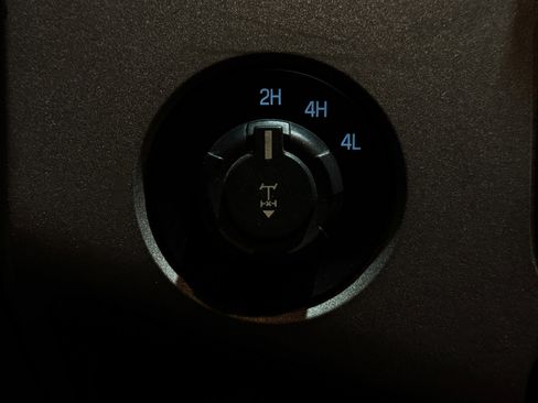 Used 2016 Ford F250 XLT w/ FX4 Off-Road Package image 9