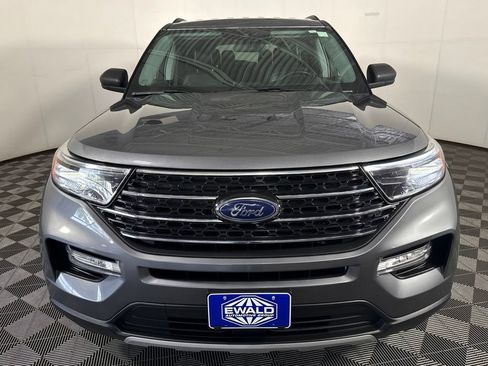 Used 2024 Ford Explorer XLT AWD/4WD image 3