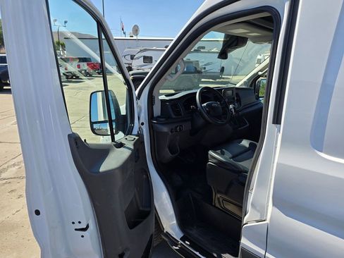Used 2020 Ford Transit 250 Medium Roof RWD image 17