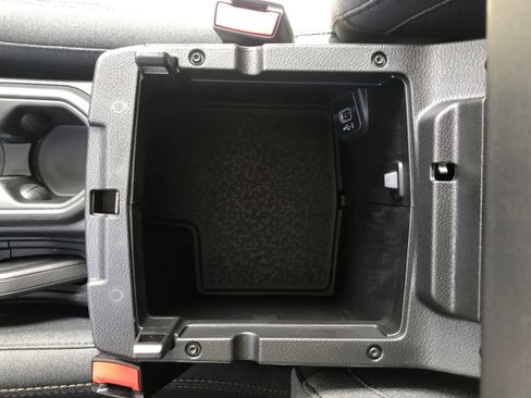 New 2025 Jeep Gladiator Sport image 24