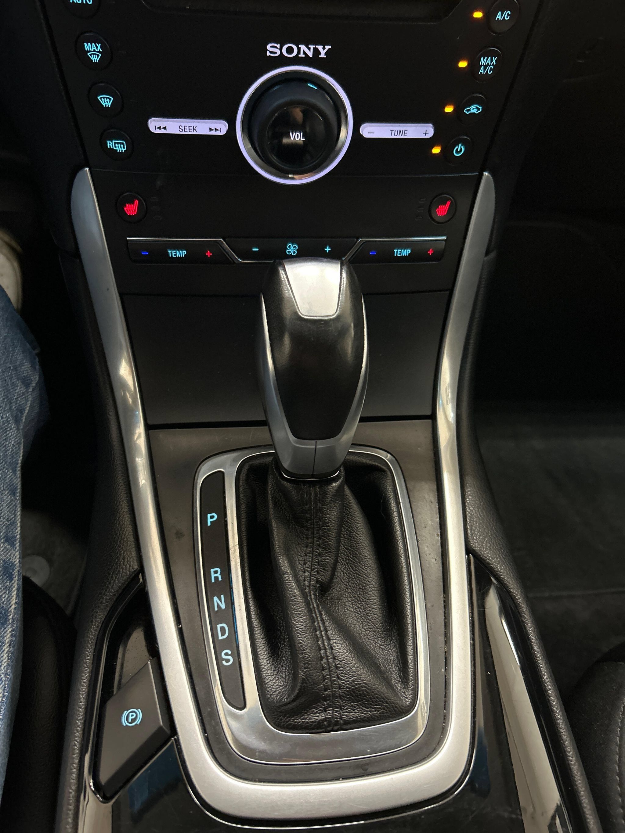 Used 2015 Ford Edge Titanium AWD/4WD image 14