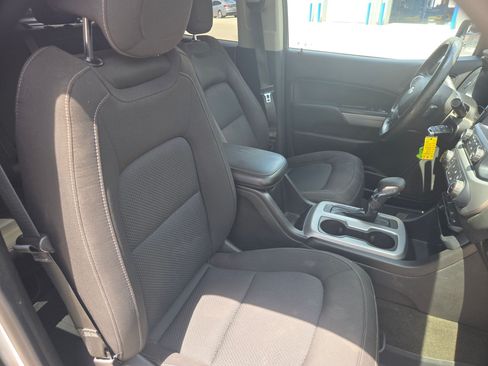 Used 2018 Chevrolet Colorado LT AWD/4WD image 24