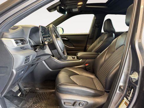 Used 2024 Toyota Highlander XSE AWD/4WD image 10