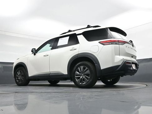 Used 2022 Nissan Pathfinder SV image 42