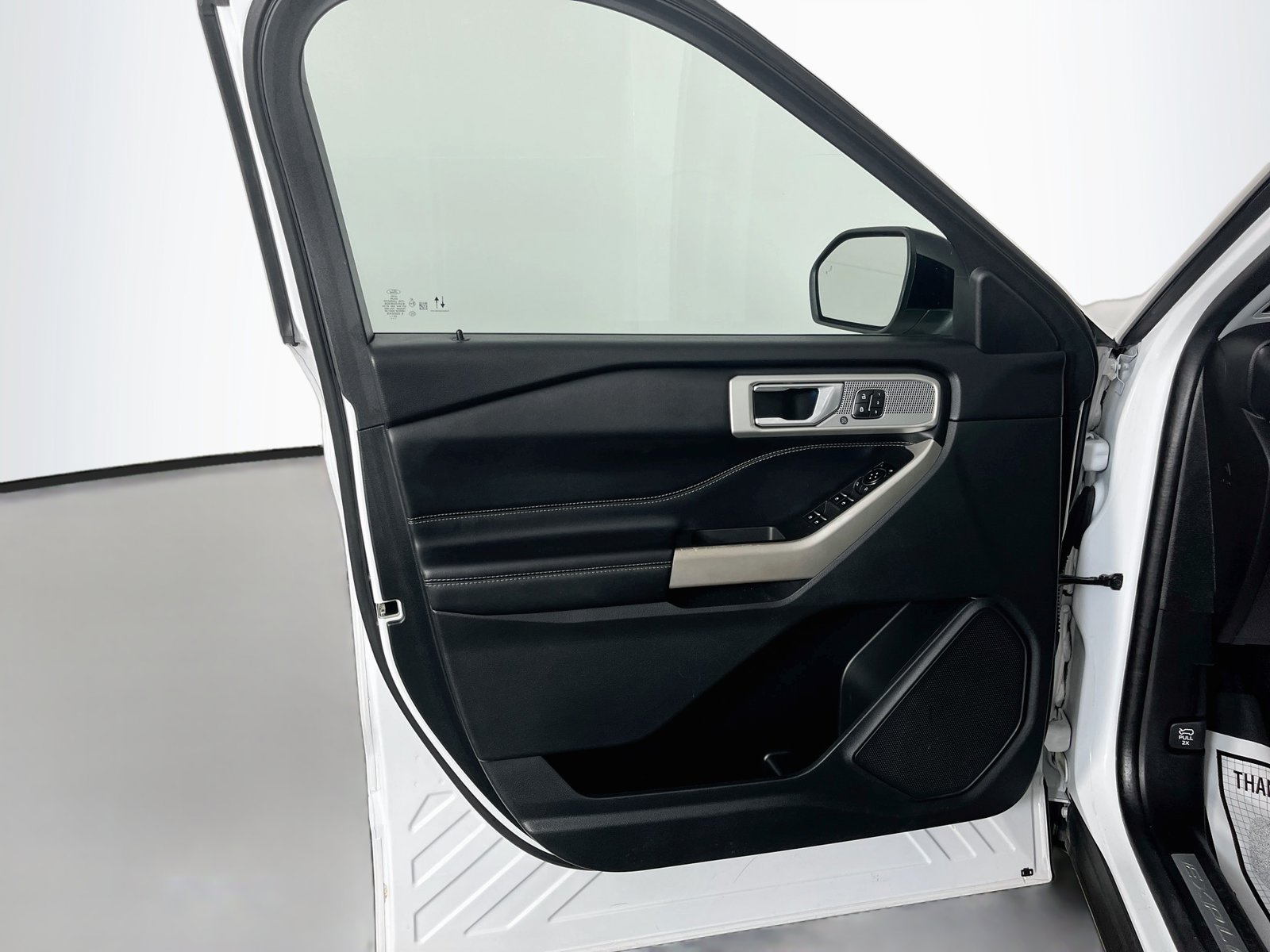 Used 2023 Ford Explorer Limited w/ Equipment Group 301A RWD image 27