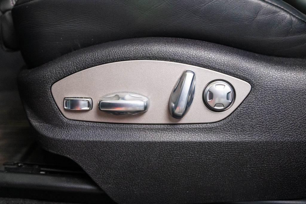 Certified 2026 Porsche Macan AWD/4WD image 21