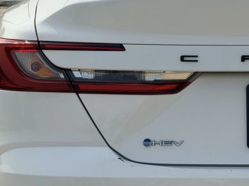 Used 2025 Toyota Camry SE FWD image 9
