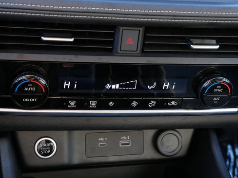 Used 2023 Nissan Rogue SV image 23