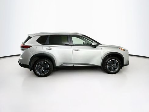 Used 2024 Nissan Rogue SV w/ SV Premium Package AWD/4WD image 10