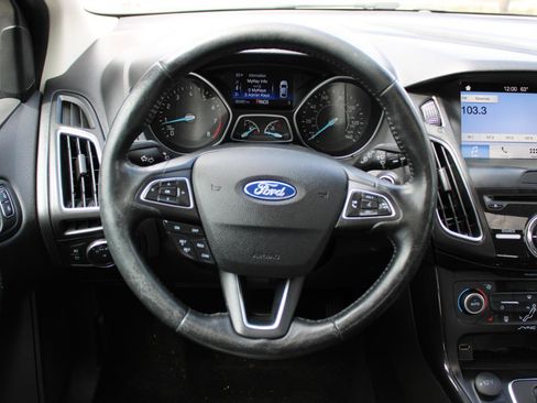 Used 2018 Ford Focus Titanium FWD image 8