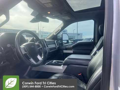 Used 2019 Ford F350 Lariat w/ Lariat Ultimate Package image 3