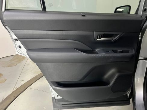Used 2025 Toyota Grand Highlander AWD image 29