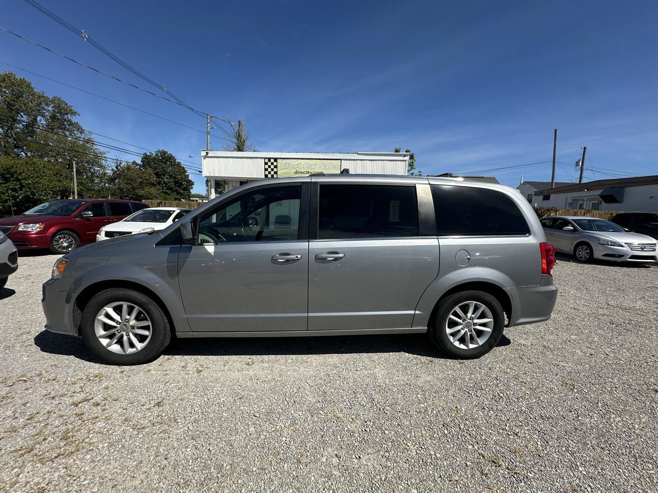 Used 2019 Dodge Grand Caravan SXT FWD image 2