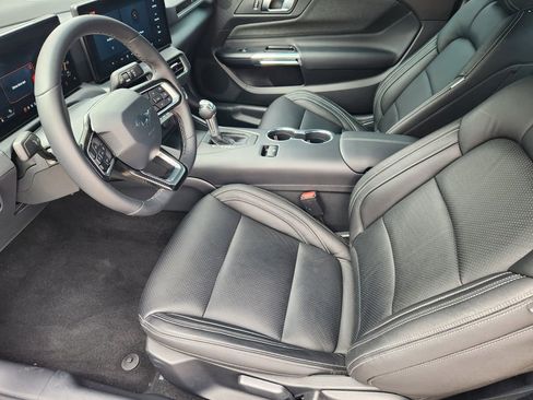 Used 2025 Ford Mustang Coupe image 12