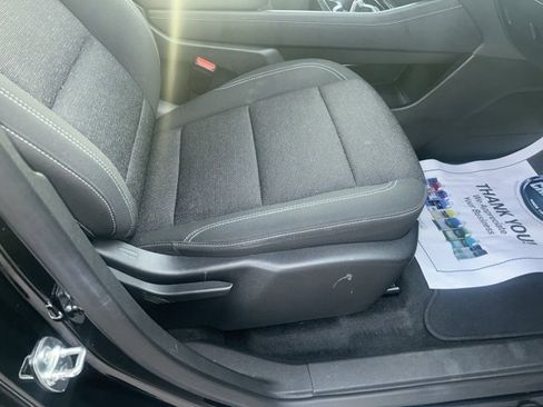 Used 2025 Chevrolet Traverse LT image 29