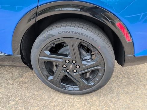 New 2026 Chevrolet Equinox EV RS image 3