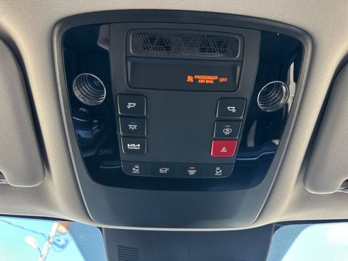 New 2026 Kia Carnival EX FWD image 35