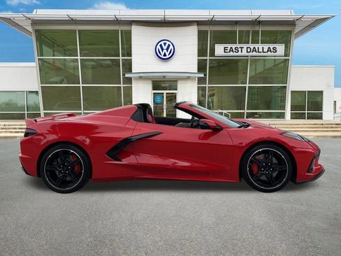 Used 2022 Chevrolet Corvette Stingray Premium Conv w/ Z51 Performance Package RWD image 8