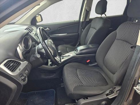 Used 2020 Dodge Journey SE w/ SE Popular Equipment Group FWD image 16