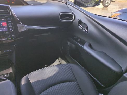 Used 2022 Toyota Prius Prime XLE image 16