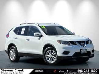 Used 2016 Nissan Rogue SV image 1