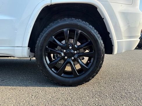 Used 2021 Jeep Grand Cherokee Laredo X AWD/4WD image 15
