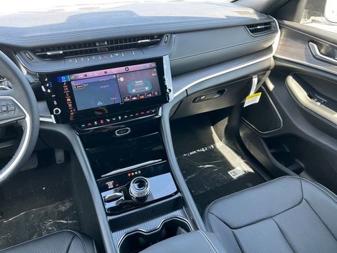 New 2026 Jeep Grand Cherokee L Limited AWD/4WD image 33