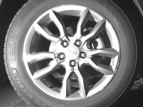 Used 2024 GMC Terrain SLT image 13