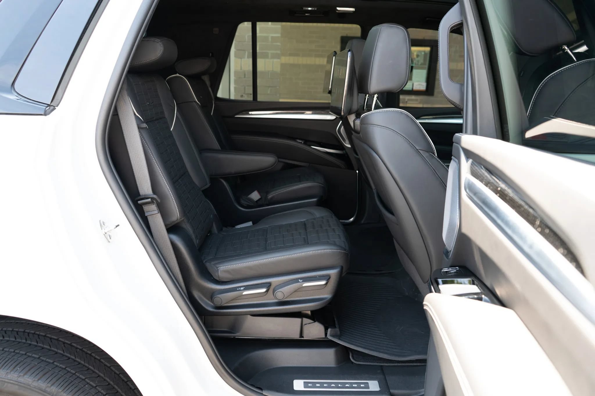 Used 2025 Cadillac Escalade V w/ LPO, Floor Liner Package AWD/4WD image 72