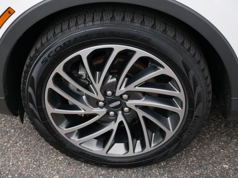 Used 2020 Lincoln Nautilus Reserve AWD/4WD image 15