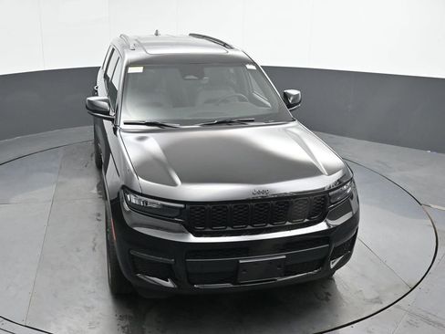 New 2025 Jeep Grand Cherokee L Limited w/ Black Appearance Package image 35