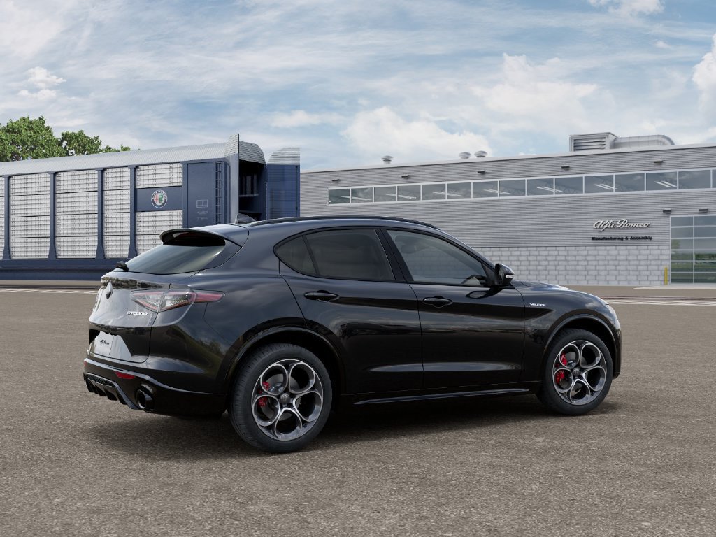 New 2026 Alfa Romeo Stelvio Sprint AWD/4WD image 4