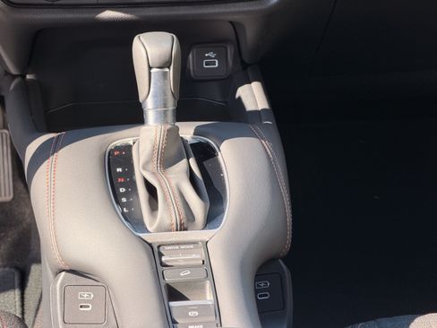 Certified 2025 Honda HR-V Sport image 17