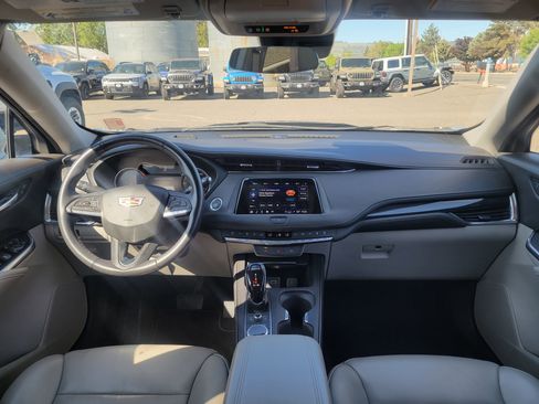 Used 2023 Cadillac XT4 Premium Luxury AWD/4WD image 18