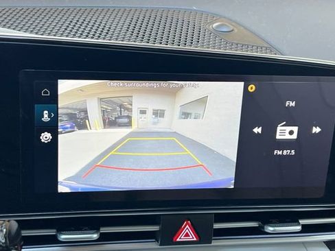 Used 2025 Hyundai Elantra Limited FWD image 24